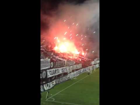 "Fiesta de Los Caudillos estando ultimos en la tabla" Barra: Los Caudillos del Parque • Club: Independiente Rivadavia