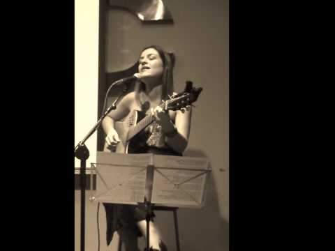 La Mujer que Mueve el Mundo. Sole Giménez ft. Thais Morell