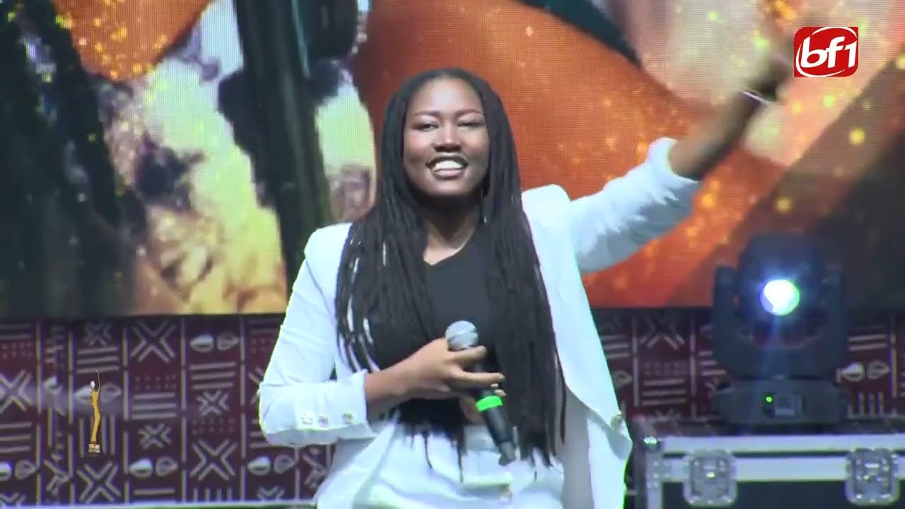 BF1 Women's Clips Awards : Prestation live de Nabalüm