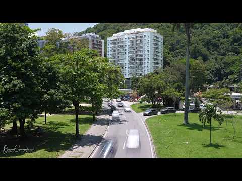 Timelapse - Carros Passando na Rua (Cars passing by on Street Curve Time-Lapse)