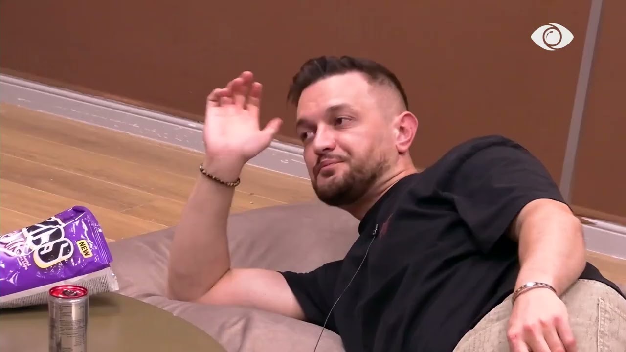 A i beson debatit mes Rogertit dhe Juelës?/ Shëndriti pyet Selin, banorja: Jo nuk…