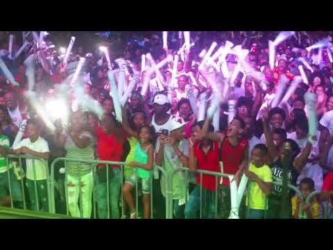 Beza Flow En Vivo ( La Romana ) A Casa LLena