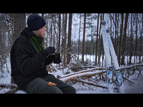 Eräsukset, retkiruoka ja saukon jälki lumessa