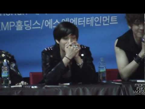 120428 EXO-K Incheon fansign Jongin fancam - 사...좋아해요~ㅋㅋ