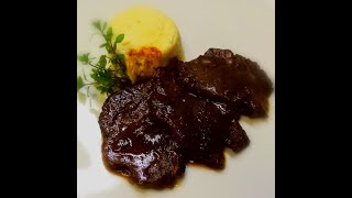 Stracotto di guancia di manzo al vino rosso