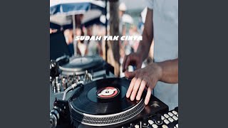 Download lagu SUDAH TAK CINTA mp3 Download lagu SUDAH TAK CINTA mp3