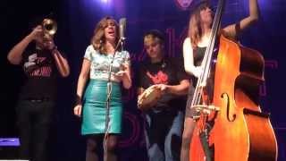 What I&#39;m Doing Here (Acoustic) / Wedding Band - Lake Street Dive (HD)