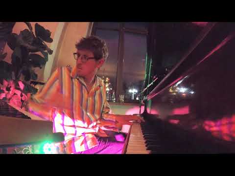 Elijah Fox - Improvising Live in Michelberger Lobby