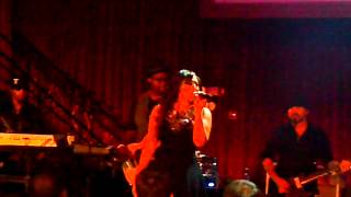 Melanie Amaro "Love Me Now" Live in Los Angeles