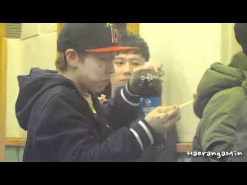 [Fancam] 111215 SUKIRA Sungmin - 맛있나요? *^^*