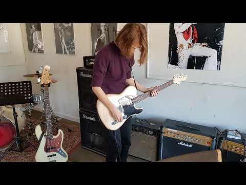 Min 10  klasse.  oso opgaven.  Elektrisk Guitar.