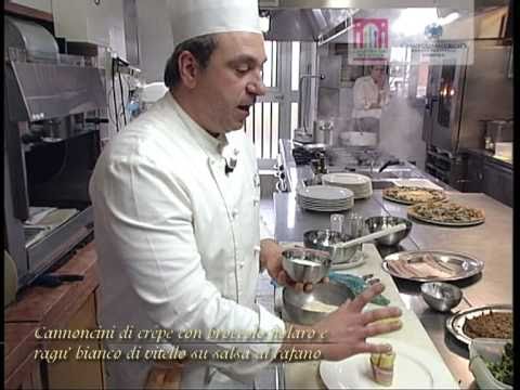 Cannoncini di Crepe con Broccolo Fiolaro e ragù bianco di vitello su salsa al rafano