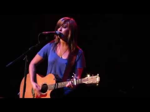 Jess Meuse performs Pumped up Kicks at Workplay 5/19/15