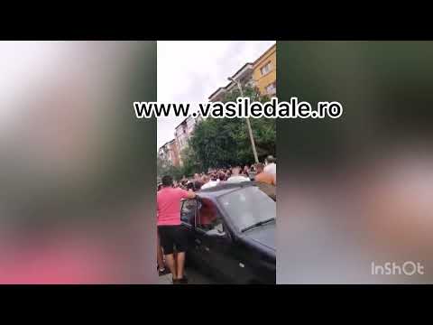 Strada blocata in Baia Mare de manelisti