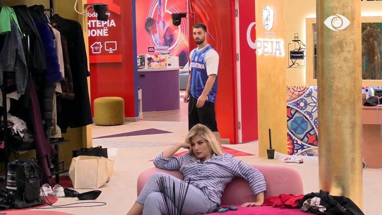 Meritoni i flet dhe i fërshëllen, Ilnisa nuk i përgjigjet