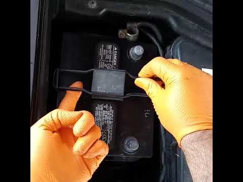 2004 – 2008 Chrysler Crossfire Battery Bracket Removal