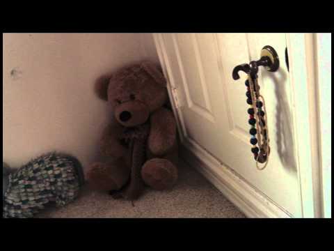 Paranormal Activity 3 - Clip "Don't go in there alone"