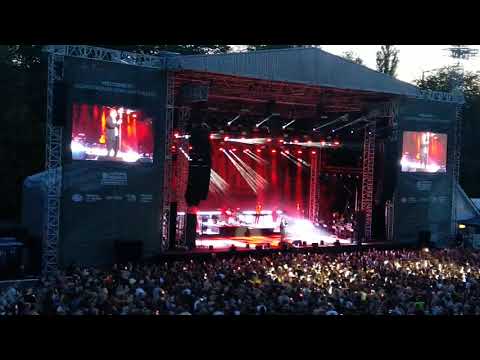 download lagu mp3 mp4 Lewis Capaldi One Live, download lagu Lewis Capaldi One Live gratis, unduh video klip Lewis Capaldi One Live