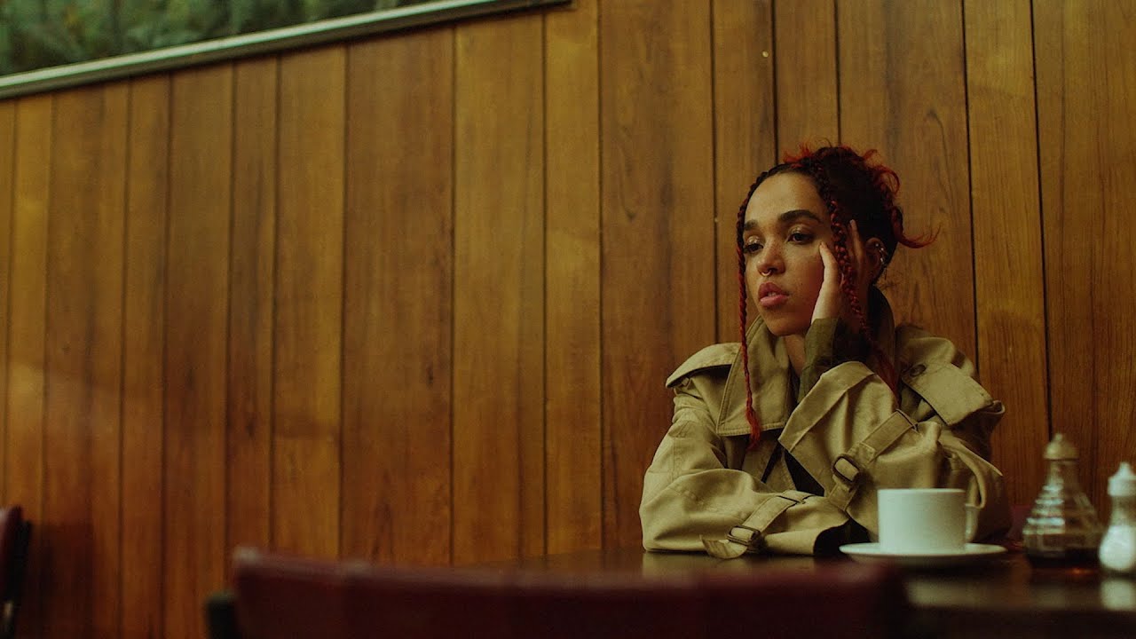 FKA twigs – “sad day”