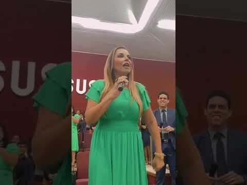 Nas Mãos De Deus - Cristina Mel
