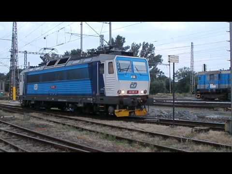 Stanice Olomouc a pohotovostní loko 162.036-8 "zachraňuje"