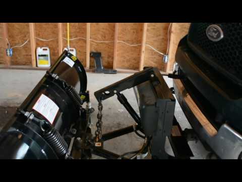 Attaching the Meyer snow plow 26000