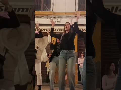 Cantando #asereje en las calles de Córdoba.#busking #musica #cordoba