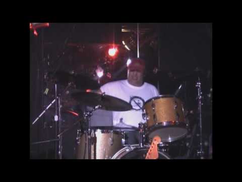 Surfin'Criminals-Live2005-PaCo drum solo