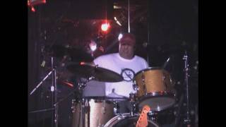 Surfin'Criminals-Live2005-PaCo drum solo