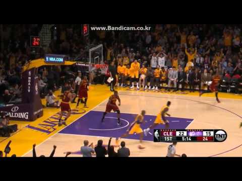 Bryant's nice fake move vs LeBron