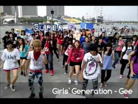 110625 SMTOWN Flash Mob Singapore (Merlion Park)