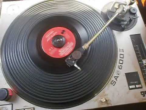 Bobby Sitting  and The Twintin' Guy's  Loop de loop  1963