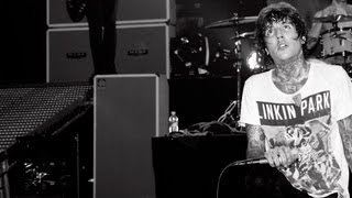 BRING ME THE HORIZON &quot;ANTHEM&quot; LIVE AT SOUNDWAVE 2011