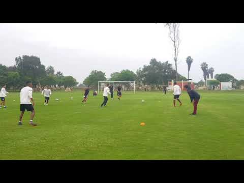 Entrenamiento del primer equipo en Campo Mar