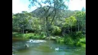 preview picture of video 'Rio de Contas-BA - banho no fraga, pulo da árvore.'