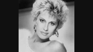 Tammy Wynette &quot;He Loves Me All The Way&quot;