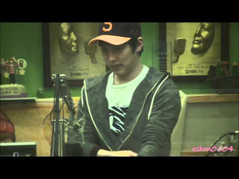 [Fancam]120124 Sungmin is dancing 떴다 오빠 at SUKIRA