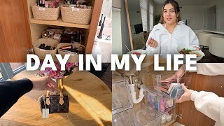 bathroom organizing! clean & declutter with me, what i got for christmas, boyfriend cooks dinner!