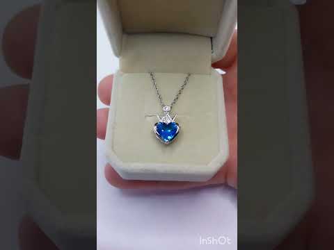 Подарок девушке кулон с цирконами "Лазурное сердце с серебряной короной" на цепочке в бархатной коробочке - фото 1 - id-p2254836663
