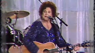 Kitty Wells - Thank You For The Roses