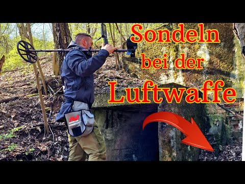 Sondeln an der alten  Luftwaffenkaserne mit dem Metalldetektor