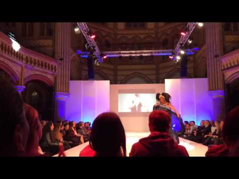 Plussize Fashion Days Hamburg 2016 Joanne Bell Hands in the Air by Miss Kittenheel