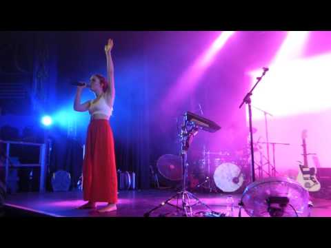 Maggie Rogers - Harvest Moon (Neil Young Cover) (HD) - Electric Brixton - 21.06.17