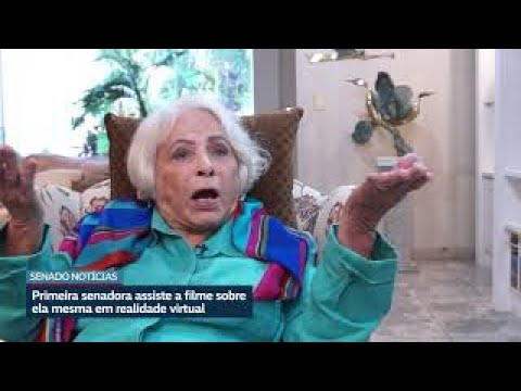 Primeira senadora do Brasil assiste filme sobre sua história em realidade virtual
