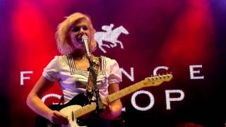 Micky Green - Shoulda - Longchamp garden party - 14 juillet 2011.mp4