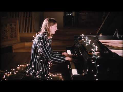 Silent Night - Music by Franz Xaver Gruber, Lyrics by Joseph Mohr ( Piano Instrumental )