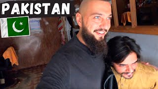 PAKISTAN | Asked For FREE Haircut And THIS HAPPENED 🇵🇰