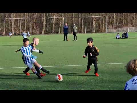 3 voetbal goals Finn tegen RKAVV voetbalcompetitie 1e helft veldspeler 2e helft keeper
