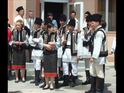 PURTATA Nr.53 '' PURTATA ROMANEASCA '' Romanian Folk Dance