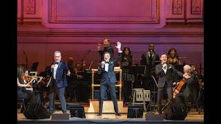 Jim Caruso, Billy Stritch &amp; Max von Essen Sing Barry Manilow&#39;s Jingle Medley at Carnegie Hall!